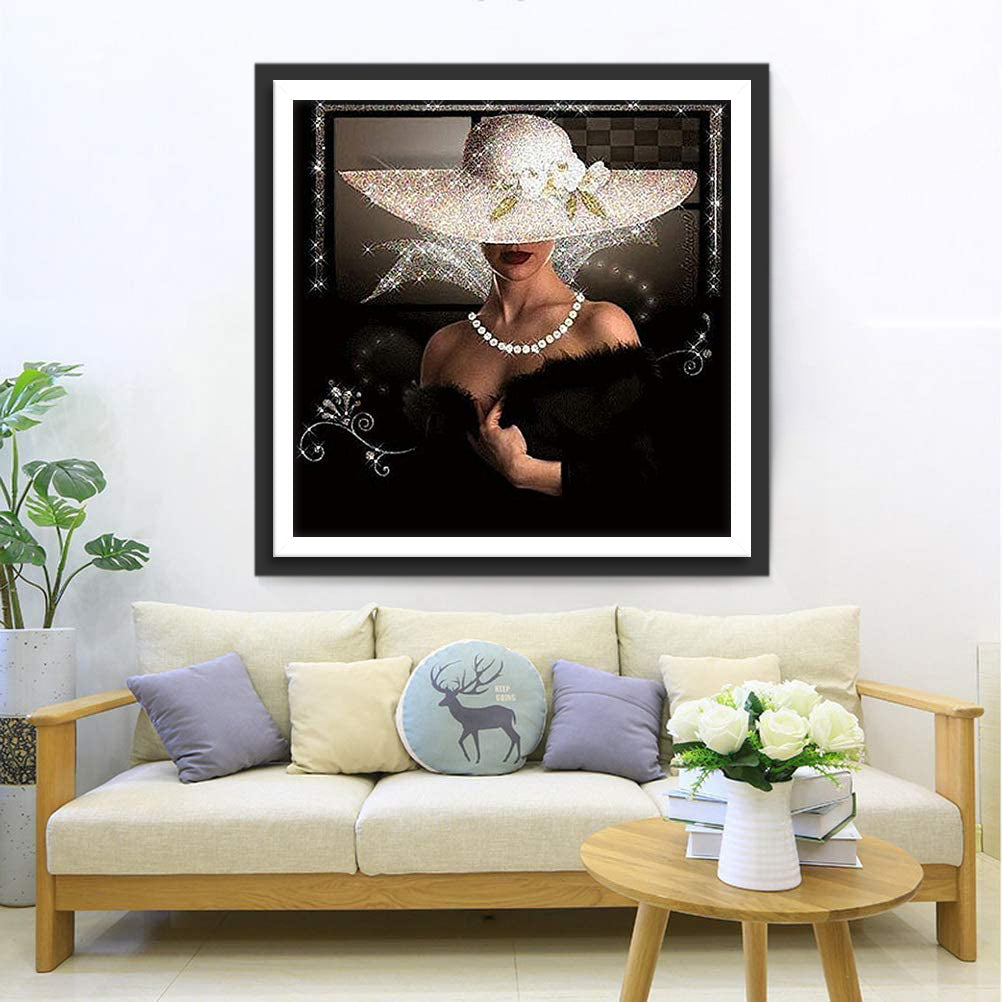 Frau mit Hut und Perlenkette Diamond Painting