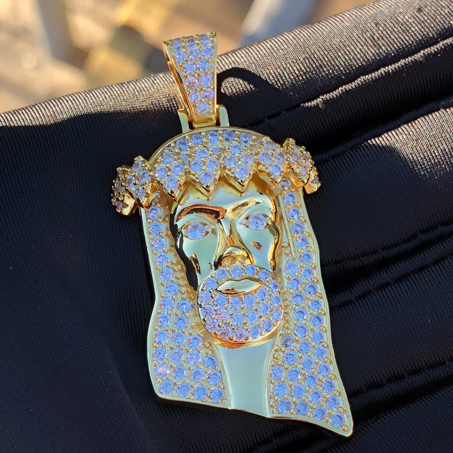 Head Pendant - Gold